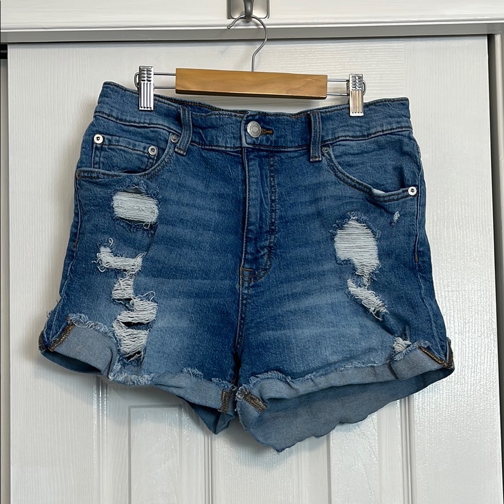 🌵 3 for $20 Aeropostale Mom Short